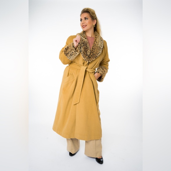 Cashmere wool coat - Picture 2 of 6